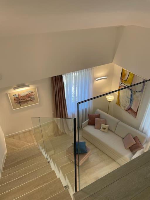 Queen Verona Luxury Apartment Exterior photo